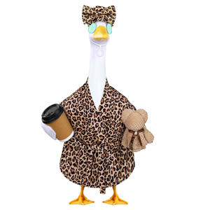 Conjunto de disfraz de leopardo de 23 pulgadas para aves de corral, adorable disfraz de leopardo para aves con decoración de taza de café, oso y pepino, y máscara para ojos. - Product Image 1