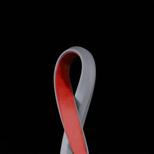 Bande <span class=keywords><strong>de</strong></span> seuil <span class=keywords><strong>de</strong></span> porte <span class=keywords><strong>de</strong></span> salle <span class=keywords><strong>de</strong></span> bain en caoutchouc <span class=keywords><strong>de</strong></span> silicone <span class=keywords><strong>de</strong></span> type D, personnalisée en usine, avec fonction <span class=keywords><strong>de</strong></span> rétention d'eau et antidérapante, dureté 60 Shore, pour <span class=keywords><strong>la</strong></span> maison - Product Image 4