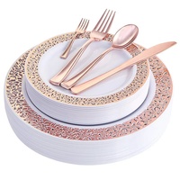 Assiettes en plastique bon marché en gros, design en dentelle creuse or rose, ensembles de vaisselle de fête, ensembles de vaisselle jetables dorés, 250 pièces