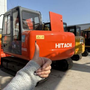 Mini-excavatrice Hitachi ZX60 d'occasion, 6 tonnes, d'origine japonaise, excavatrice hydraulique sur chenilles à vendre - Product Image 1
