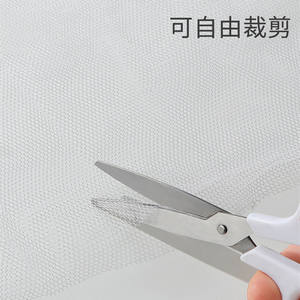 มุ้งกันยุงสีขาวเรียบง่ายสำหรับหน้าต่าง ติดตั้งง่ายด้วยกาวตีนตุ๊กแก รวมในชุด ดีไซน์เรียบง่าย วัสดุโพลีเอสเตอร์ - Product Image 4