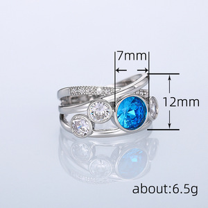 Bague pour femme Q901 en or blanc avec pierres précieuses, cristaux bleus et accents de diamants, sertissage clos, bijoux fins de fiançailles - Product Image 5