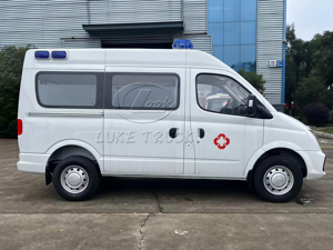 รถพยาบาลหลังคาสูง MAXUS V80 พร้อมอุปกรณ์ปฐมพยาบาลครบชุด รถขนส่งฉุกเฉิน - Product Image 5