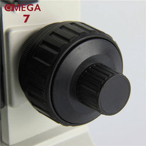 Microscopio Binocular Omega 7 Z4-11 con Enfoque Manual, Luz Halógena, para Uso Médico y de Laboratorio - Product Image 3