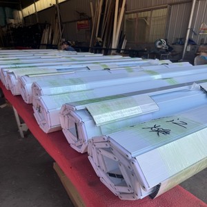 <span class=keywords><strong>Porte</strong></span> <span class=keywords><strong>de</strong></span> <span class=keywords><strong>garage</strong></span> à enroulement isolée en aluminium gris anthracite <span class=keywords><strong>RAL</strong></span> <span class=keywords><strong>7016</strong></span> moderne pour villa <span class=keywords><strong>de</strong></span> luxe, pour une esthétique saisissante - Product Image 4