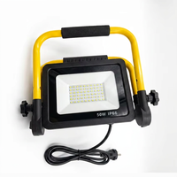 Projecteur LED portable de haute qualité IP66 pour extérieur, 50 watts, avec lampe de travail réglable multi-angles pour la réparation ou le camping