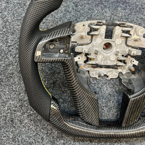 Volante de fibra de carbono OEM compatible con <span class=keywords><strong>Chevrolet</strong></span> Cruze Silverado Camaro Corvette Captiva Malibu Ss Spark Aveo Colorado - Product Image 3