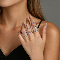 Anillo Abierto Floral Glowluxe con Zirconia Rosa, Detalles de Hoja Verde, Plata de Ley 925 Pulida, Joyería Contemporánea