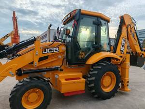 รถตักล้อยาง JCB 3CX ประสิทธิภาพสูง กำลังแรง เชื่อถือได้ ใช้งานได้หลากหลาย ขับเคลื่อน 4 ล้อ เหมาะสำหรับงานภาคสนาม - Product Image 1