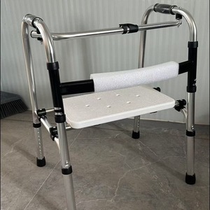 Déambulateur Qianrui avec roues et pot pour l'aide à la réadaptation des personnes âgées - Product Image 4
