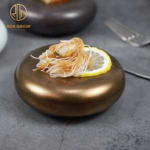 Set di stoviglie in ceramica per ristorante dorato personalizzato all'ingrosso <span class=keywords><strong>porcellana</strong></span> ecologica con piatto di ciottoli per uso di servizi di ristorazione - Product Image 2