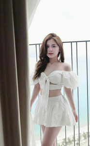 Ensemble haut court et jupe en denim blanc à manches bouffantes, tissé uni, style bureau, respirant, mélange de polyester, tendance - Product Image 5