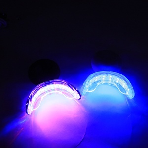 Dispositif de <span class=keywords><strong>charge</strong></span> LED Blanchiment anticipé Plus Lumière infrarouge Réduire la sensibilité Blanchiment des dents 32 LED - Product Image 2