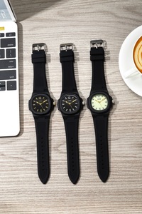 Reloj de Cuarzo Único con Correa de Silicona Impermeable para Hombre, Estilo Casual, Oferta Especial para las Fiestas - Product Image 5