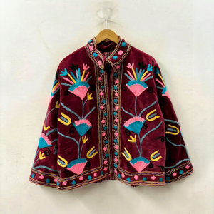 Chaqueta de Terciopelo Color Vino Tinto Premium para Mujer, Bordado a Mano con Motivos Florales Tradicionales y Elegante Cuello Mandarín - Product Image 1