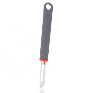 Utensilios de Cocina, Pelador Giratorio Manual de Acero Inoxidable con Cuchilla Dentada para Manzanas, Verduras y Frutas - Product Image 6