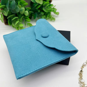 Bolsa de Terciopelo de Alta Calidad para Joyería con Cierre de Tela y Botón, Logotipo Personalizado, Tamaños 8*8+4cm/12x12cm o Personalizables - Product Image 5
