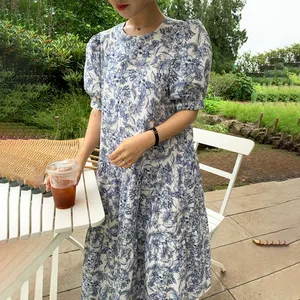 الجملة 2021 أزياء الصيف الكورية الرجعية أنيقة نمط رسم ثوب مطبوع عارضة جولة الرقبة فضفاض النفخة كم فستان المرأة