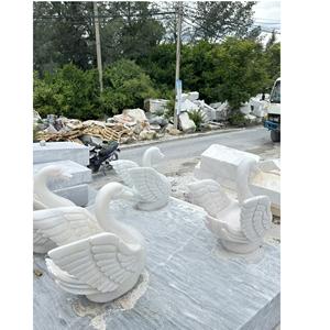 Estatua de cisne para exteriores Blanca nueva moderna tallada a mano duradera de alta calidad superficie pulida diseño personalizado Vietnam 1 año 100% - Product Image 1