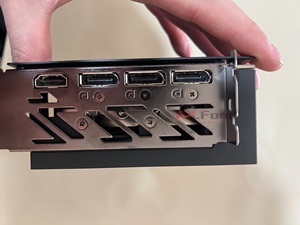 Carte graphique de bureau RTX 5070 12 Go GDDR7 avec système de refroidissement puissant, sorties vidéo multiples et alimentation stable pour le jeu - Product Image 3