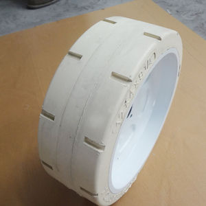 Neumático Antipinchazos 1/4 (12*4*9.25) para Plataformas Elevadoras Eléctricas Tipo Tijera Snorkel S1930 - Product Image 5