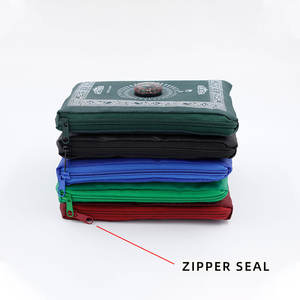 Tapis <span class=keywords><strong>de</strong></span> prière portable pliable imprimé HuaShanQi, boussole <span class=keywords><strong>de</strong></span> mosquée musulmane promotionnelle, imperméable et résistant à l'humidité - Product Image 6