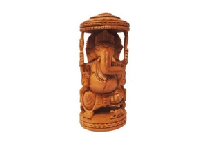 Sculpture artisanale en bois de Ganesha, décoration traditionnelle sculptée pour la maison, ornement de table d'intérieur, pièce d'art pour le salon - Product Image 5