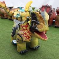 Trottinette Électrique Dinosaure Personnalisée pour Enfants, Siège Sûr, Idéale pour Location en Aire de Jeux Intérieure/Extérieure