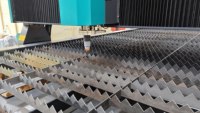 Découpeuse plasma CNC commerciale 1530 avec système Starfire, réglage automatique de la hauteur de la torche, table de travail double couche, pour la fabrication de métaux