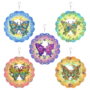Colorido Molinillo de Viento Metálico de 12 Pulgadas con Forma de Flamenco para Decoración de Jardín y Patio, Forma Rectangular de Mariposa - Product Image 1