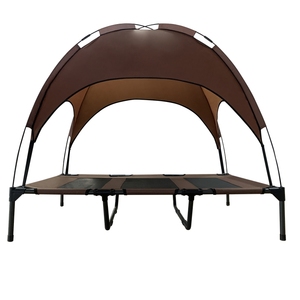 Grand lit XL personnalisé pour animaux de compagnie avec tente d'ombrage à baldaquin amovible pour le camping intérieur et extérieur Lit surélevé pour animaux de compagnie en vente - Product Image 3