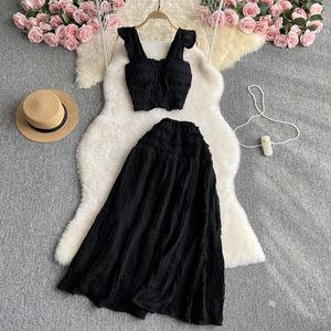 ชุดเซ็ต 2 ชิ้น สไตล์วันพักผ่อน เสื้อครอปแขนสั้นแบบผูกคอ กระโปรงทรงเอวสูงจีบระบาย แฟชั่นสำหรับผู้หญิง - Product Image 3