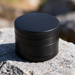 Grinder per Erbe in Lega di Zinco a 4 Strati con Logo Personalizzato, 50mm/100mm, Rivestimento in Ceramica, Antiaderente, Produttore OEM - Product Image 2