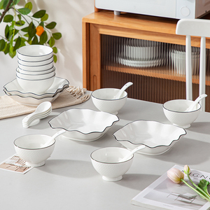 Juegos de cena de lujo minimalistas Venta caliente Juego de platos de cena de cerámica Uso de restaurante Juego de vajilla de porcelana blanca y negra - Product Image 2