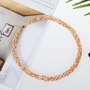 สร้อยคอคริสตัลแก้วสีแอปริคอทขนาด 18 นิ้ว พร้อมลูกปัดเหลี่ยมบิดเกลียว 4 แถว ขนาด 3 มม. - Product Image 5