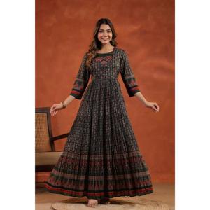 Último diseño de niñas Kurti en venta al por mayor nueva llegada mujeres alta calidad tela Suite hecho a mano puro algodón Kurta pantalón Dupatta - Product Image 1