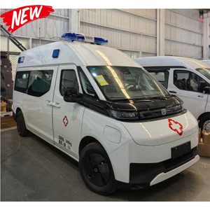 Véhicules d'ambulance et de sauvetage électriques Geely LHD 4x2 4x4 avec intérieur médical, unité de soins intensifs (USI) et capacité de transport de patients hospitaliers - Product Image 1