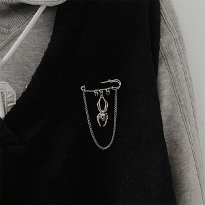 Pin con Colgante de Calavera Gótica y Cruz de Araña para Hombres y Mujeres, Accesorio de Halloween con Personalidad - Product Image 1