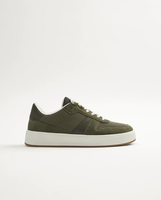 Chaussures de basket-ball tendance blanches à prix d'usine, personnalisées, antidérapantes, pour hommes et femmes, de haute qualité, décontractées, respirantes, en maille, été-automne