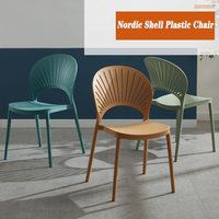 Chaise de salle à manger empilable moderne, colorée, de haute qualité, imperméable et écologique pour la maison, l'appartement et la villa