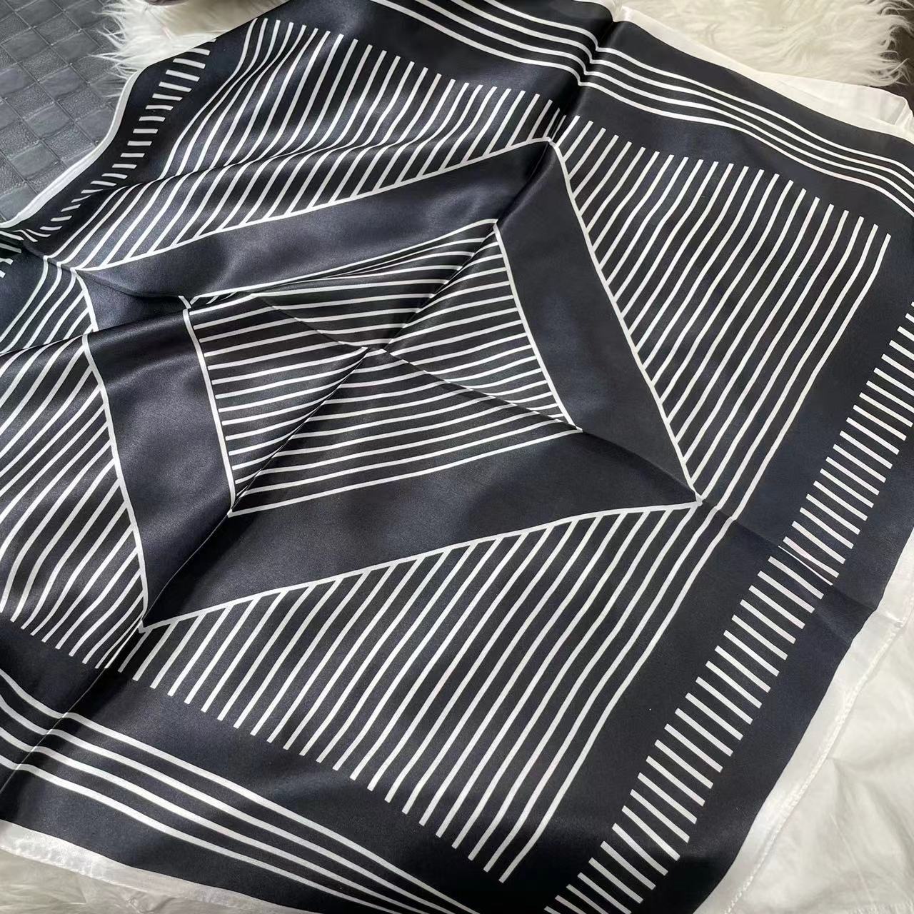 Rayures minimalistes