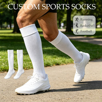 Chaussettes de sport montantes personnalisées avec logo pour hommes – Respirantes, longues, idéales pour la course, le basketball et le football