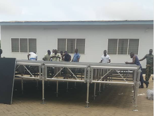 ไฟเวทีดนตรีสำหรับคอนเสิร์ตความแข็งแรงสูงระบบโครงแบบ DJ สำหรับคอนเสิร์ตกลางแจ้งพร้อมที่คลุมหลังคา <span class=keywords><strong>PVC</strong></span> โครงโคมไฟสำหรับงานแต่งงาน - Product Image 3