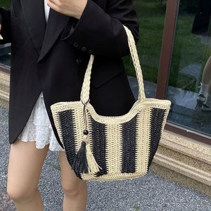 Sac fourre-tout en paille fait main pour femme, durable, idéal pour la plage, les courses et le travail – Offre spéciale - Product Image 1