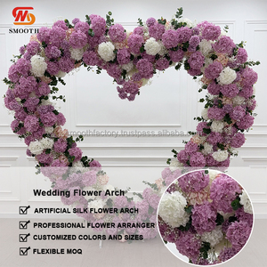 Arche de mariage LEDA en hydrangeas violets et blancs faits main, en forme de cœur, technique douce, toile de fond florale pour propositions en extérieur - Product Image 3