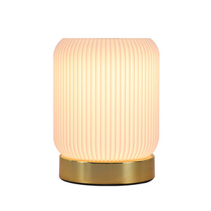 Lampe de table tactile <span class=keywords><strong>rechargeable</strong></span> nordique, veilleuse d'ambiance dorée pour la protection des yeux, ornement décoratif créatif 3D pour chambre à coucher et chevet - Product Image 5