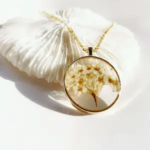 New Handmade Dried Flower Pendant Necklace Natural Plant Flower Specimen Unique Personality Sweater Chain Jewelry Wholesale