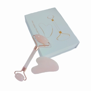 Set de rodillo gua sha de cuarzo rosa y jade natural con estuche - Product Image 3