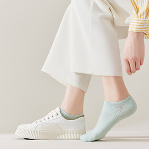 Women's Thin Boat Socks Breathable Non-Slip Low Cut Invisible Solid Color Casual Socks - Product Image 4