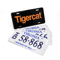 Vente en gros de plaque d'immatriculation en verre intelligente en aluminium antique gaufré avec logo décoratif personnalisé